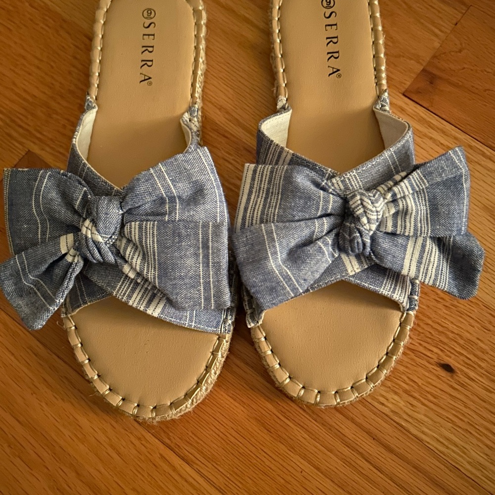 Serra Women's Sandals with Blue and White Bow